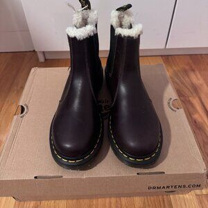 Dr. Martens Women's Chelsea Leather Boots, Brown, Fur Lined Size 9